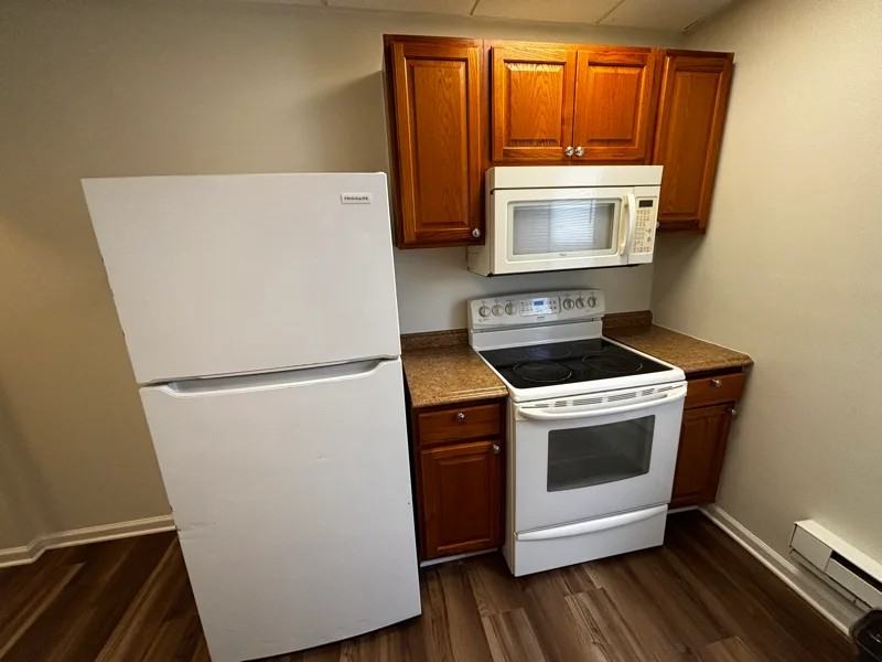 667 Green St #4 - Photo 5 of 9