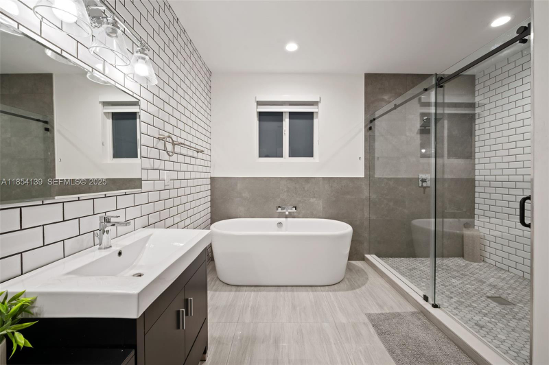 457 Lafayette Dr - Photo 5 of 9