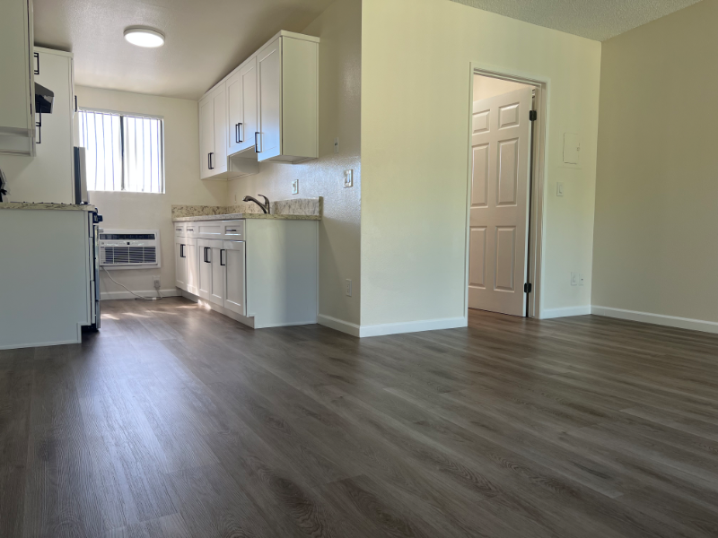 7424 Radford Ave #209 - Photo 5 of 18