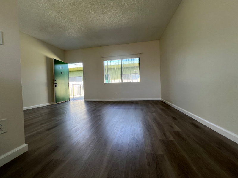 7424 Radford Ave #209 - Photo 6 of 18