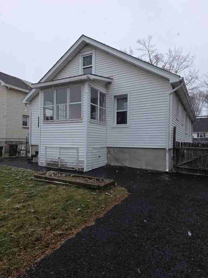 24 Mellon Ave #1 - Photo 4 of 20