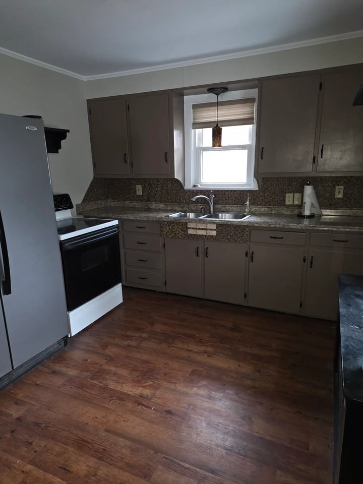 24 Mellon Ave #1 - Photo 5 of 20