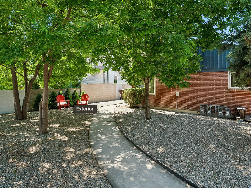 3428 S St #3 - Photo 4 of 19