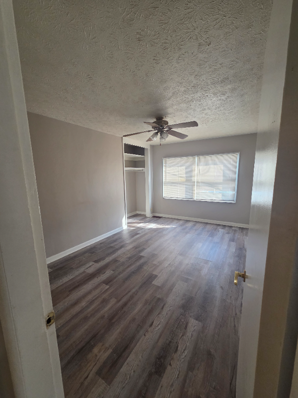 2257 Benninghofen Ave - Photo 5 of 7