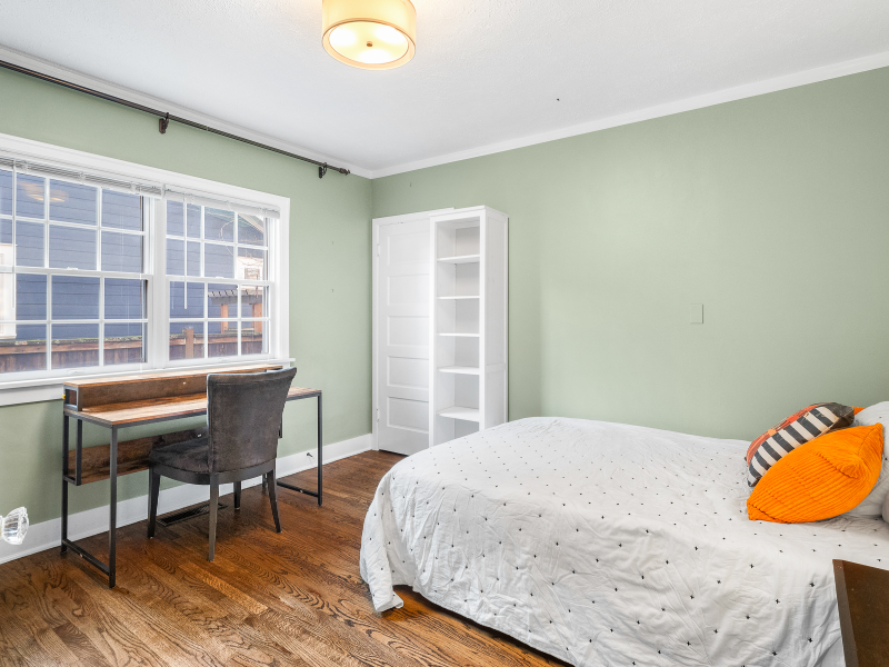 3044 Ne 53rd Ave - Photo 4 of 20