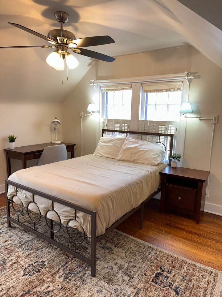 612 W Washington St - Photo 2 of 11