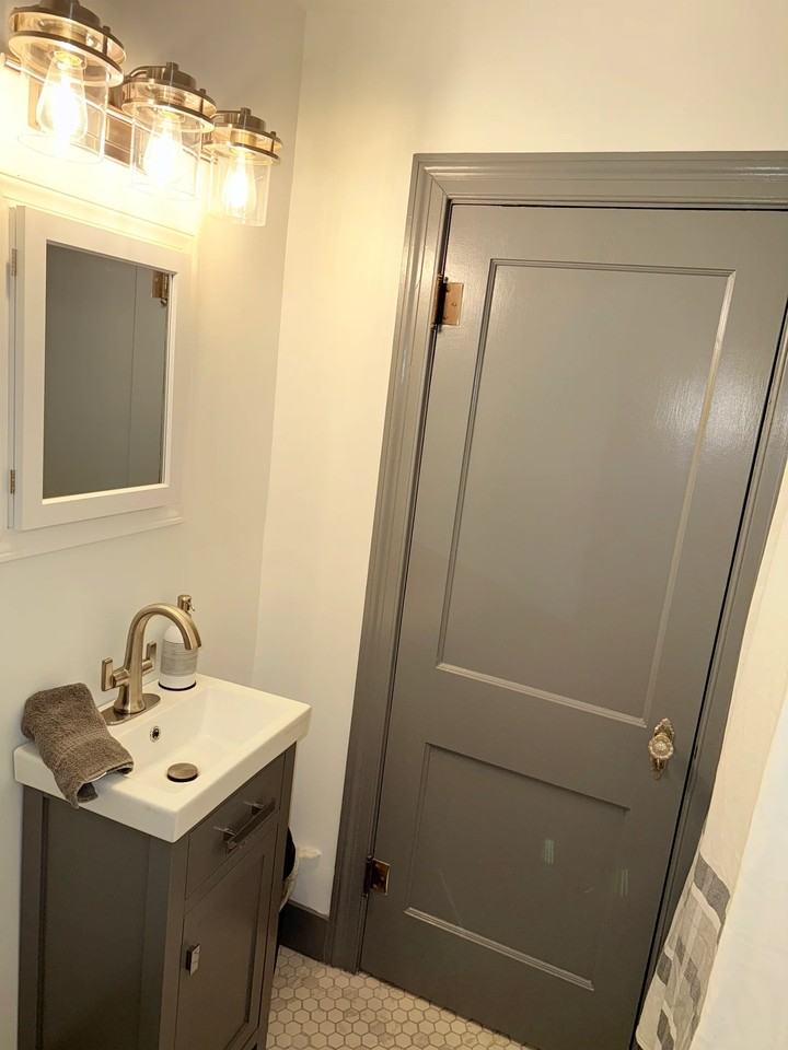 612 W Washington St - Photo 3 of 11