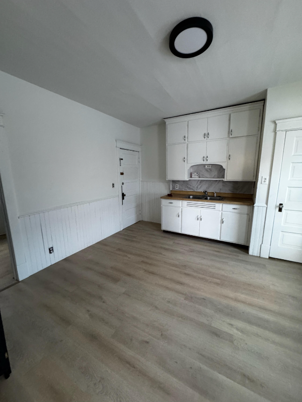 120 Center Ave - Photo 3 of 11