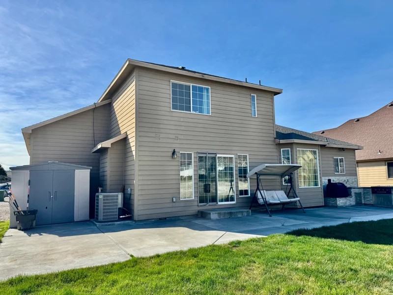 122 Erica Dr - Photo 2 of 18