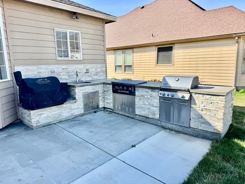 122 Erica Dr - Photo 3 of 18