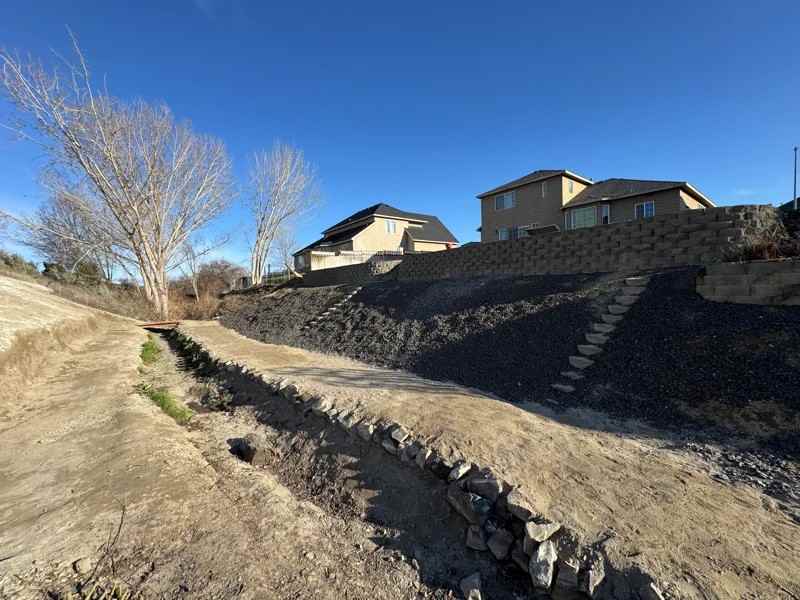 122 Erica Dr - Photo 4 of 18