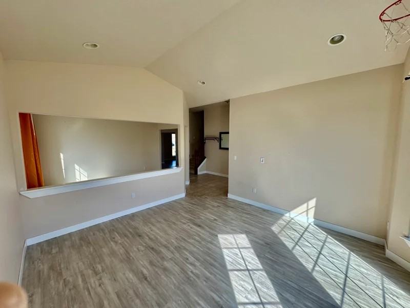 122 Erica Dr - Photo 5 of 18