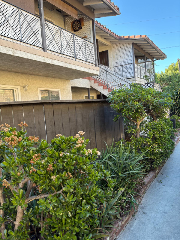 3768 Redondo Beach Blvd #A - Photo 2 of 19
