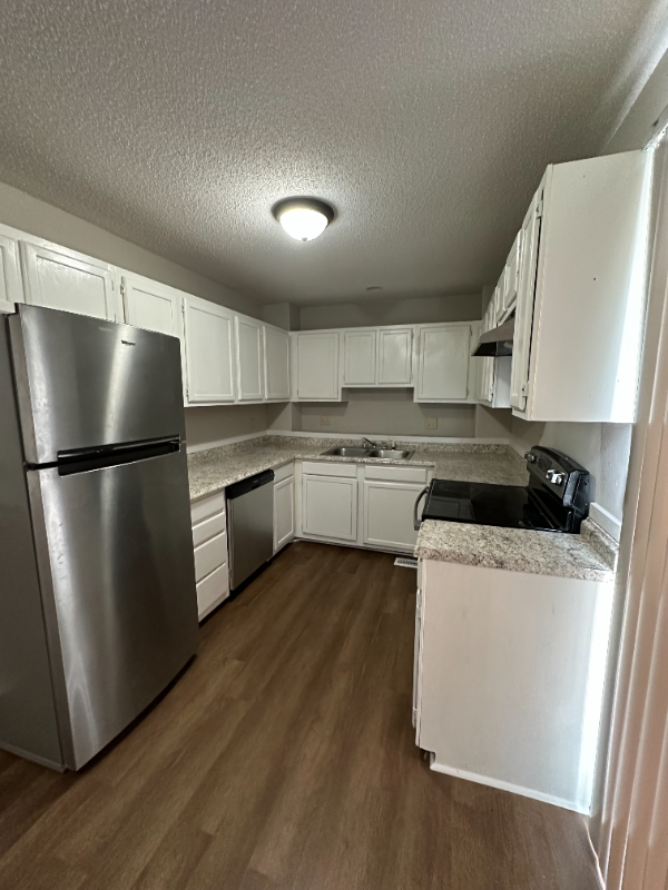 1022 Fir Pl #B - Photo 4 of 10