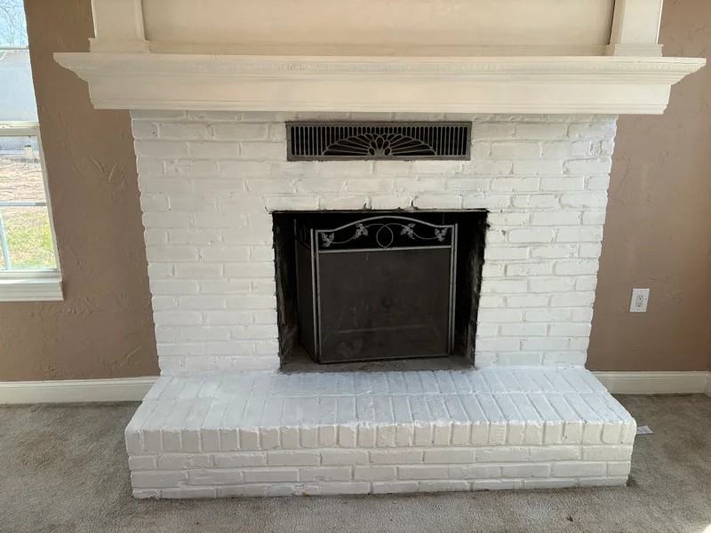 1612 Oxford Way - Photo 3 of 7