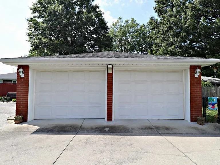 4410 Estate Dr - Photo 3 of 3