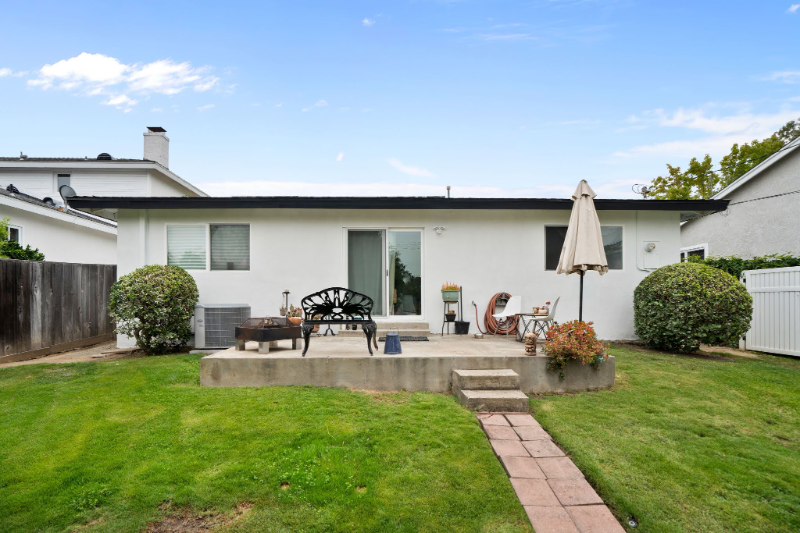 421 Tustin Ave - Photo 2 of 19