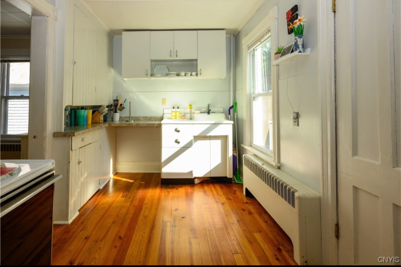 621 William St #2 - Photo 3 of 7