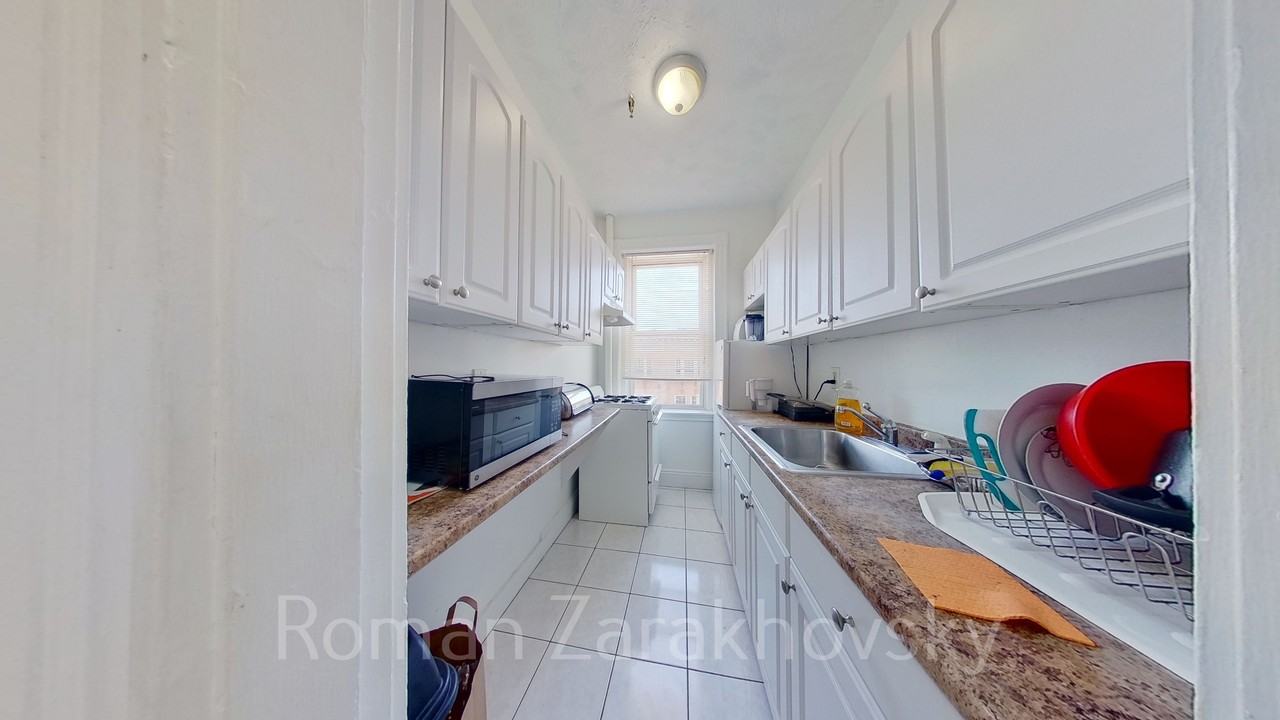 42 Strathmore Rd #33A