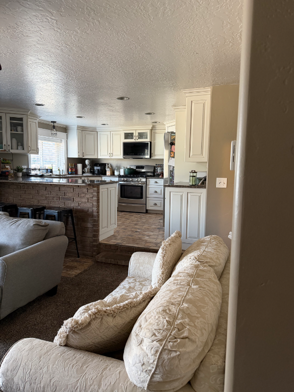 1185 Westsouth - Photo 3 of 6