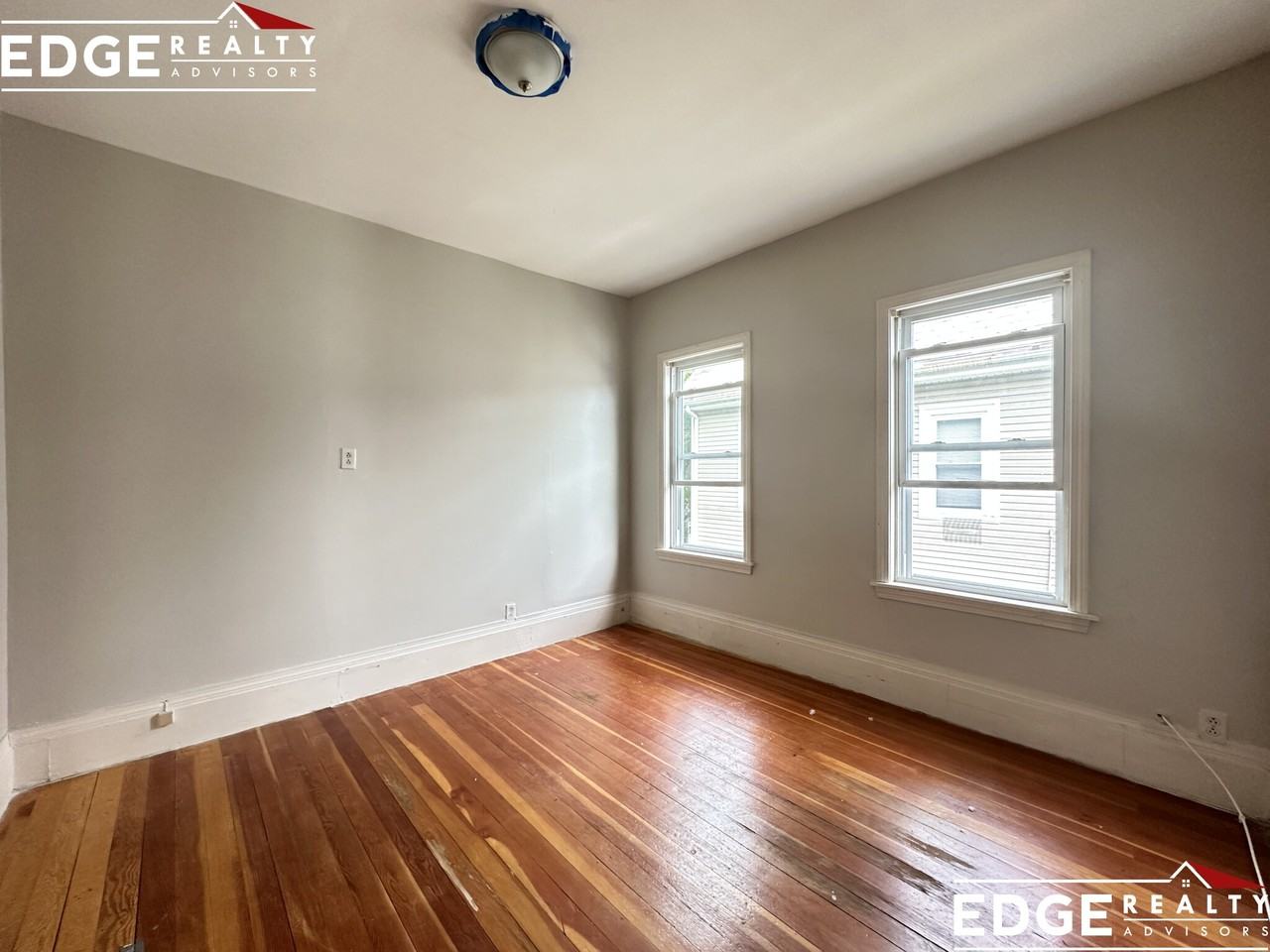 72 Antwerp St - Photo 4 of 10