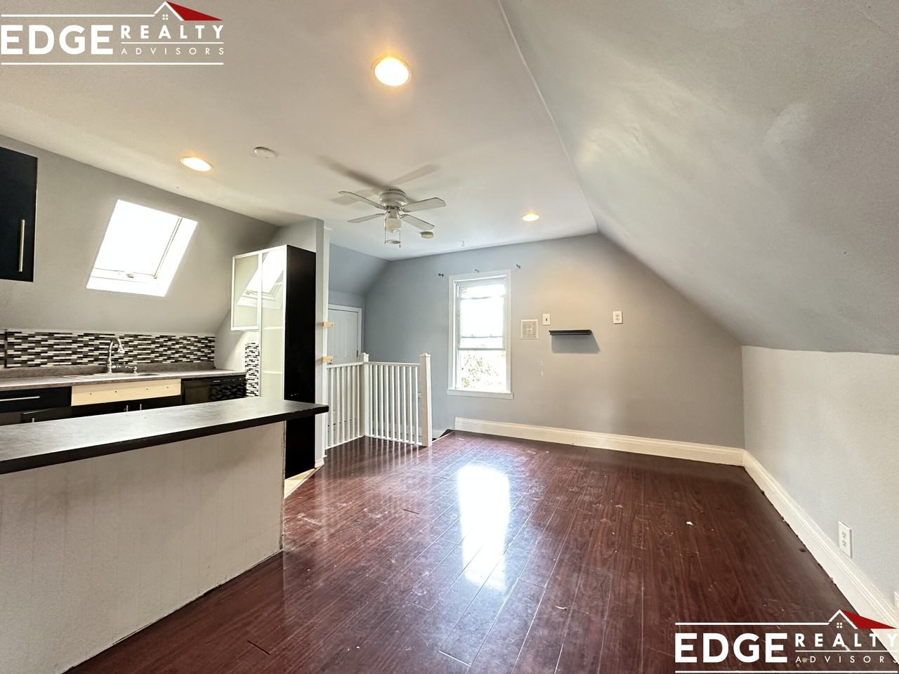 72 Antwerp St - Photo 7 of 10