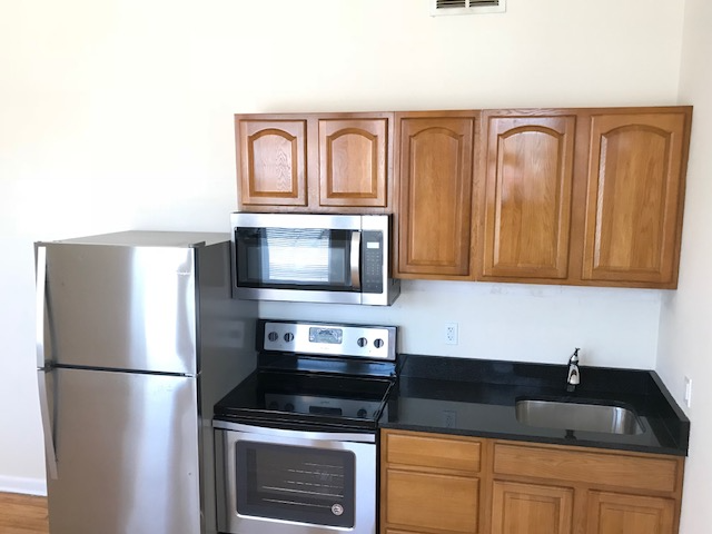 606 N Roan St #9B - Photo 2 of 5