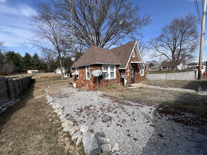30 Wilson Ave - Photo 2 of 5