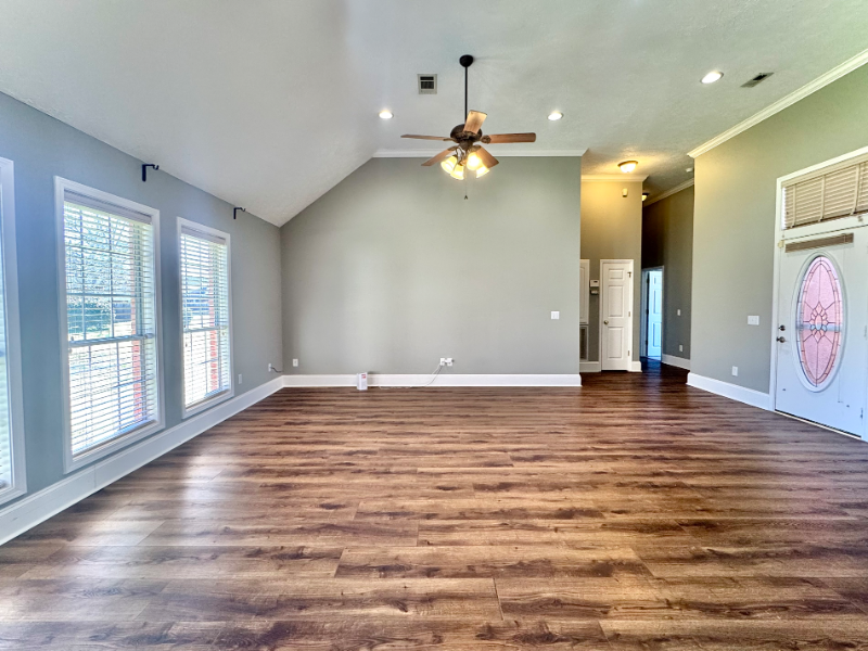 54 Lawrence Rd - Photo 3 of 19