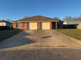 402 Topeka Ct #B - Photo 1 of 1