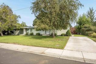 2112 Trippe St - Photo 1 of 1