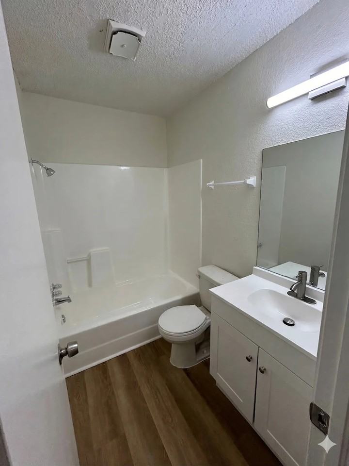 3301 Industrial Pl #13 - Photo 2 of 7