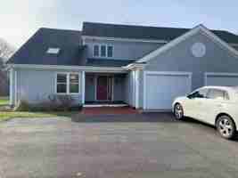 featured image of 2 Beatrice Ln