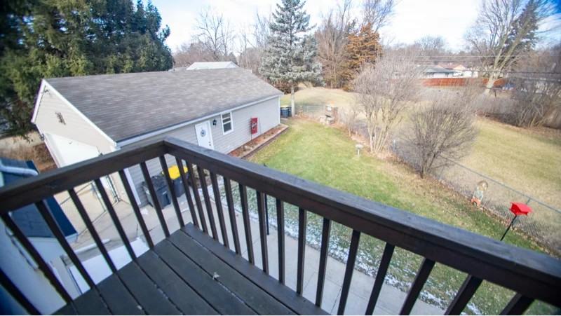 1402 Summit Ave - Photo 4 of 7