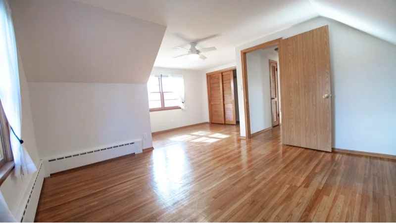 1402 Summit Ave - Photo 7 of 7