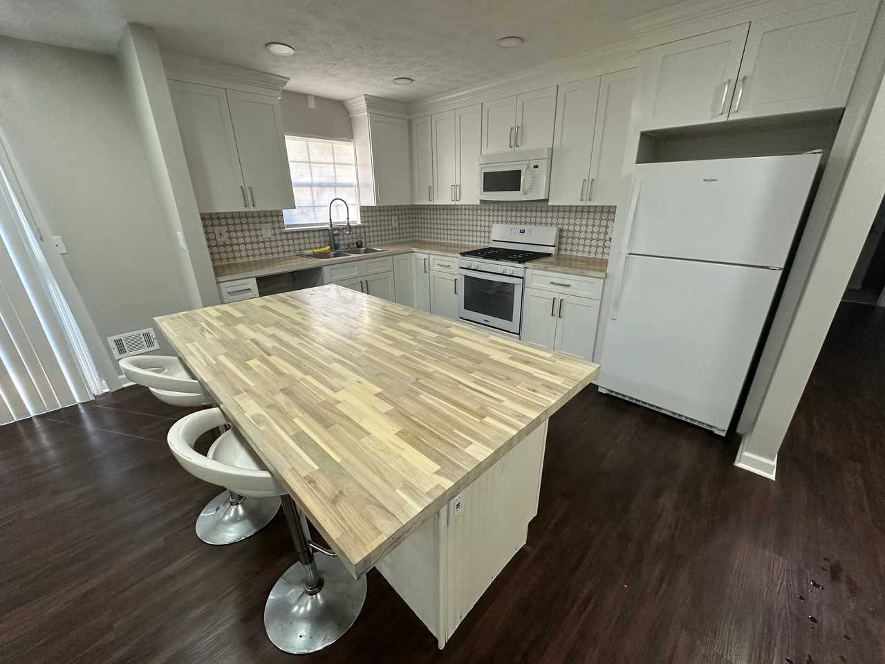 1 Rainbow Dr - Photo 6 of 9