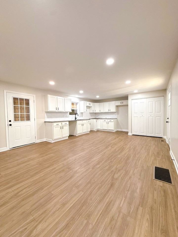 2372 Howey Rd - Photo 3 of 29