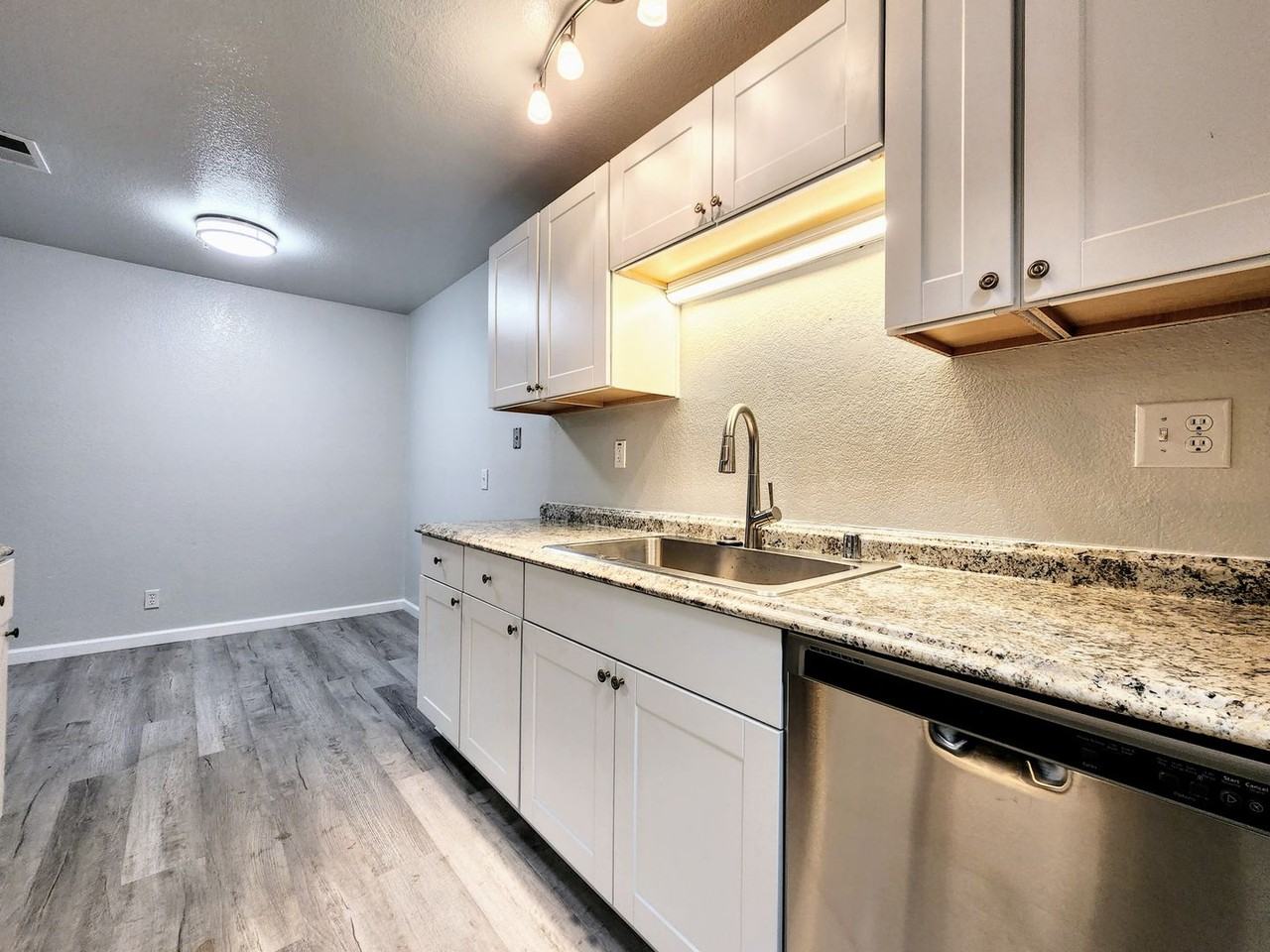 8201 Camino Colegio #31 - Photo 5 of 14