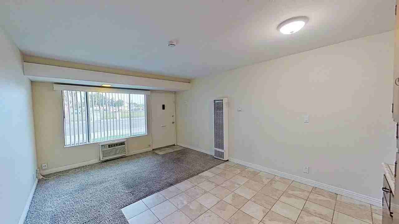 11016 Paloma Ave - Photo 4 of 13