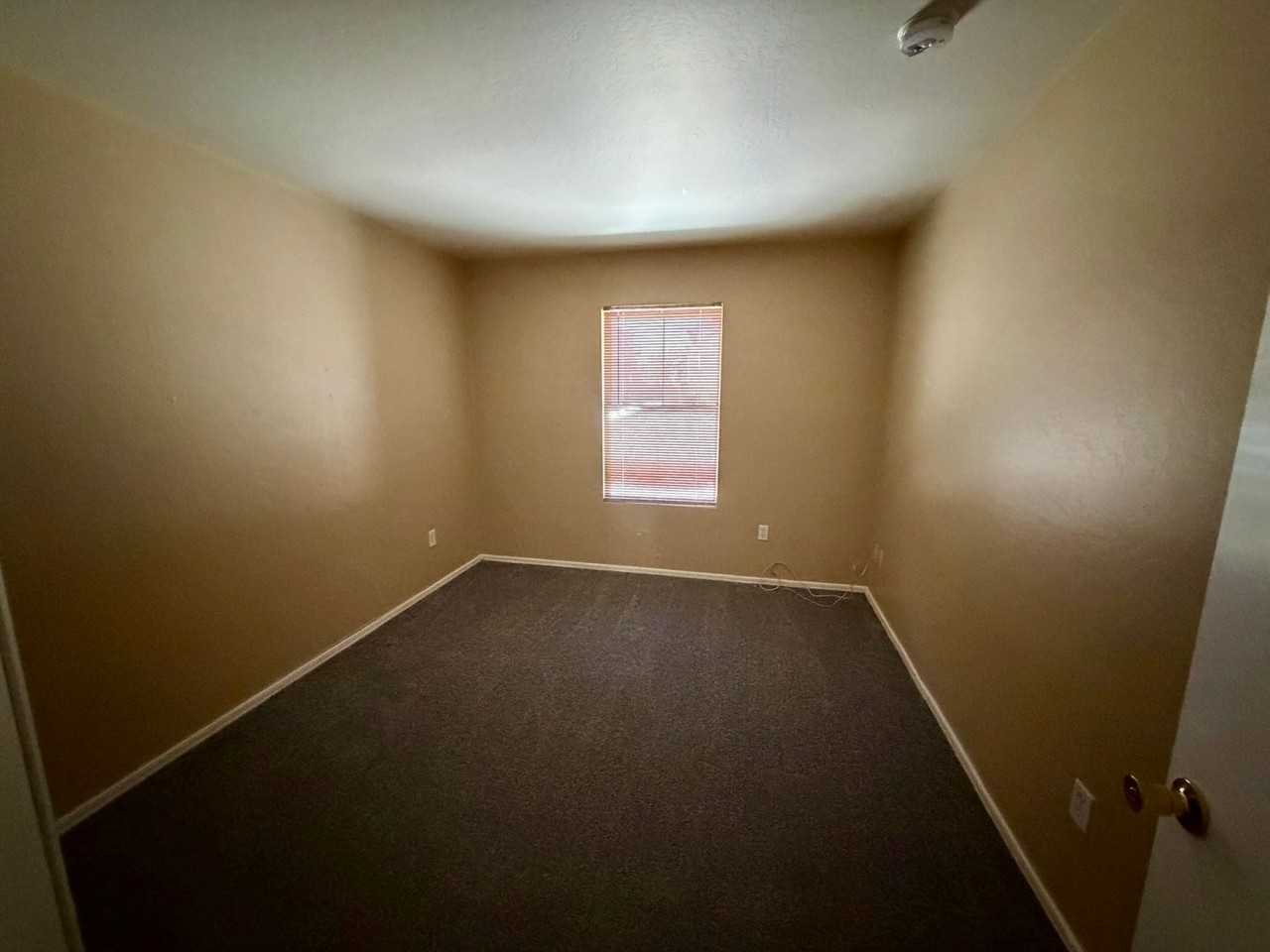 7205 S 39th Dr - Photo 7 of 28