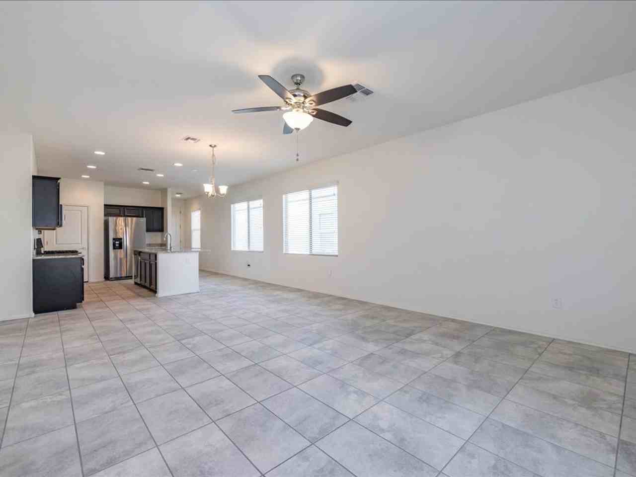 7453 S Via Plaza Del Maya - Photo 7 of 35