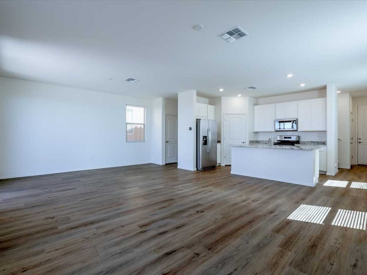 10566 S Dominguez Dr - Photo 6 of 26