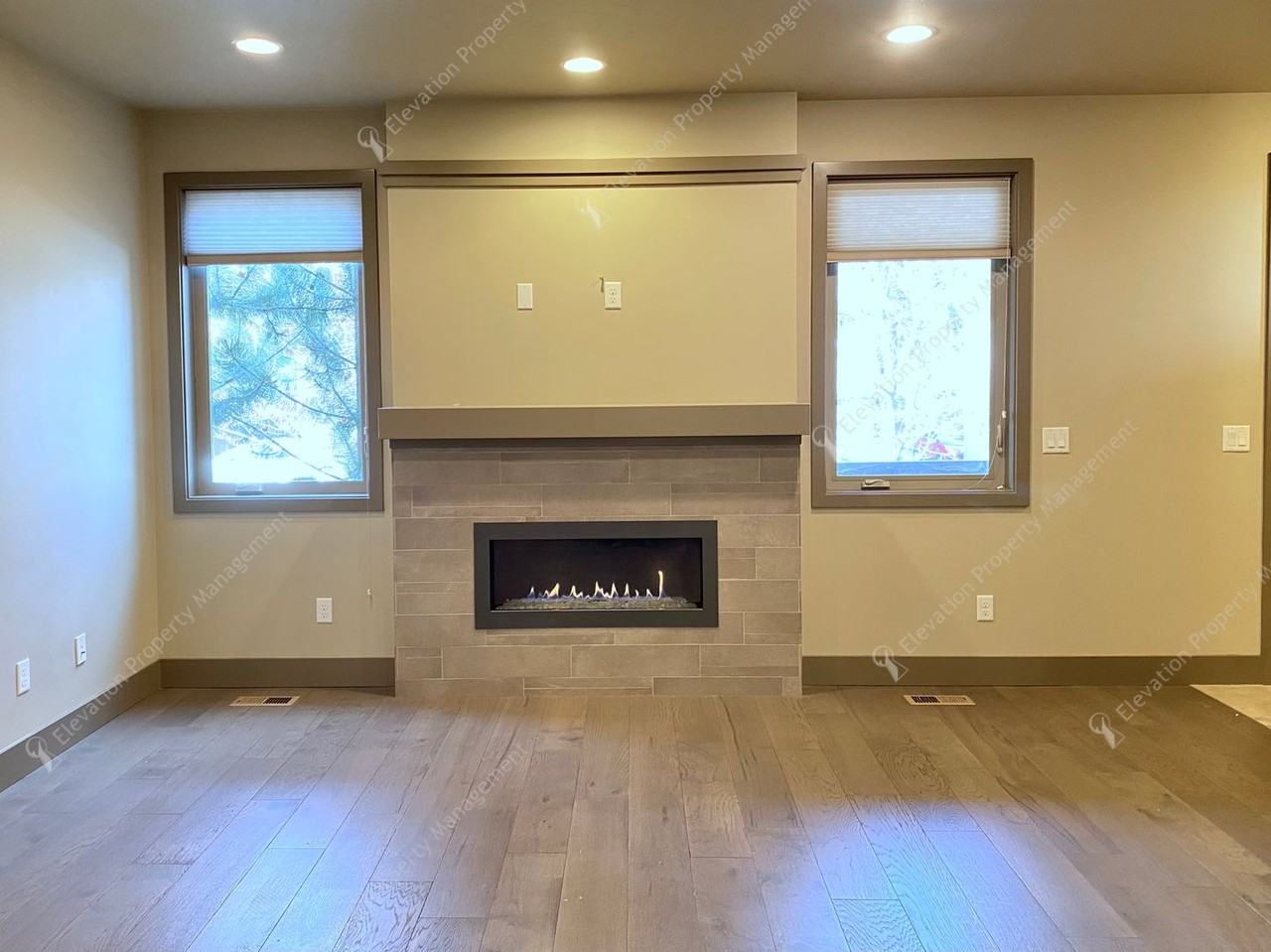 1603 Nw Milwaukee Ave - Photo 3 of 38