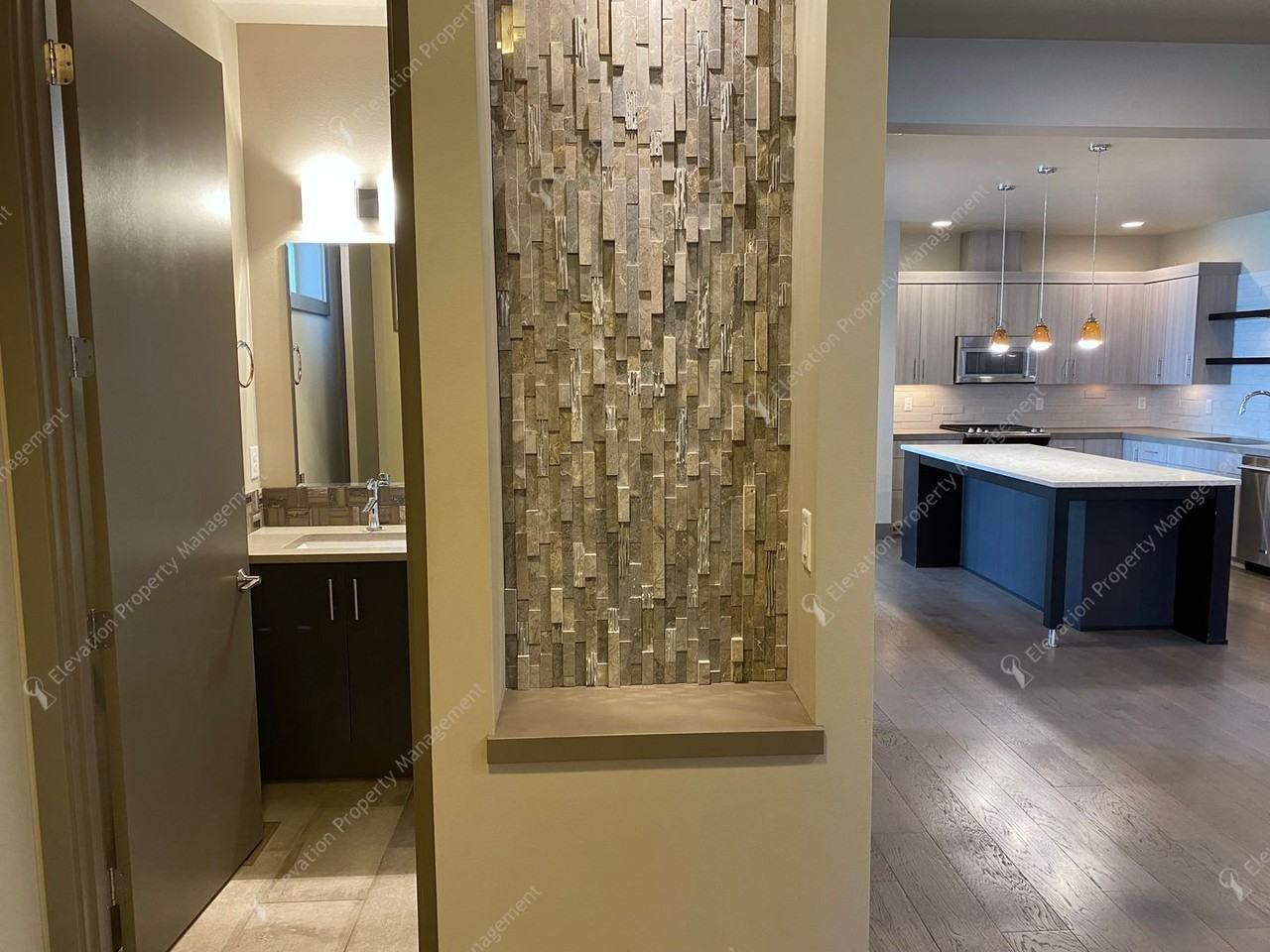 1603 Nw Milwaukee Ave - Photo 5 of 38