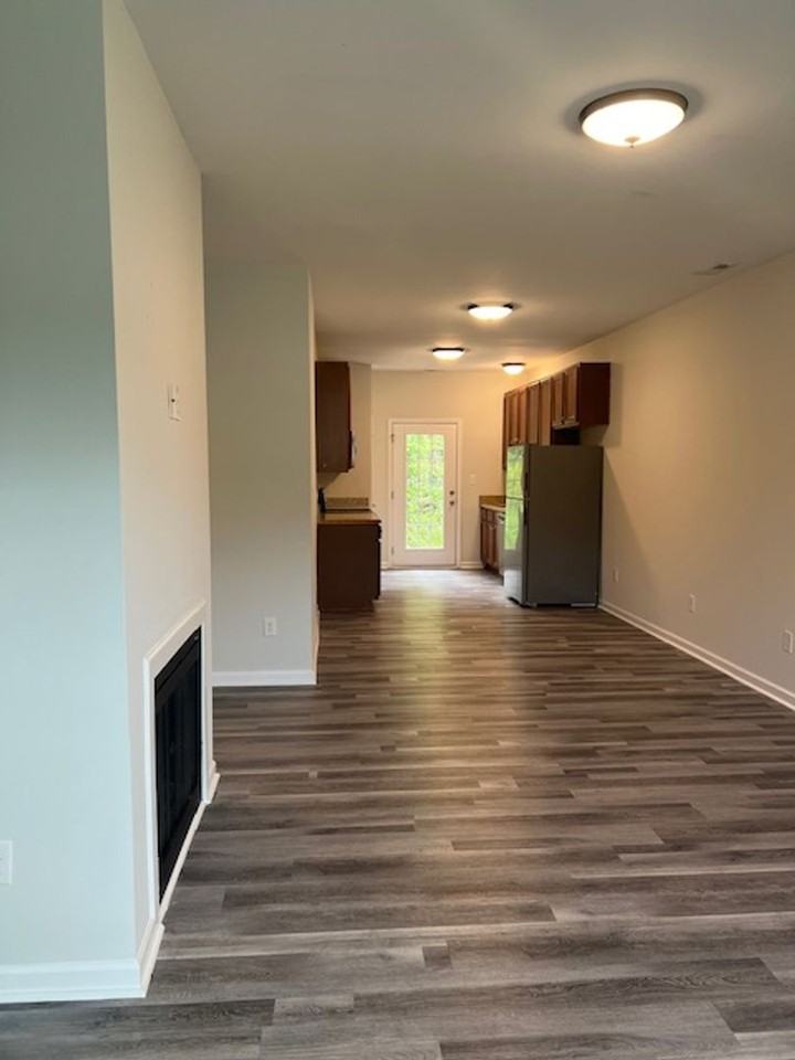 415 Aversboro Rd - Photo 4 of 25