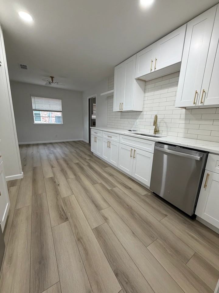 6526 Forest Grv - Photo 2 of 6