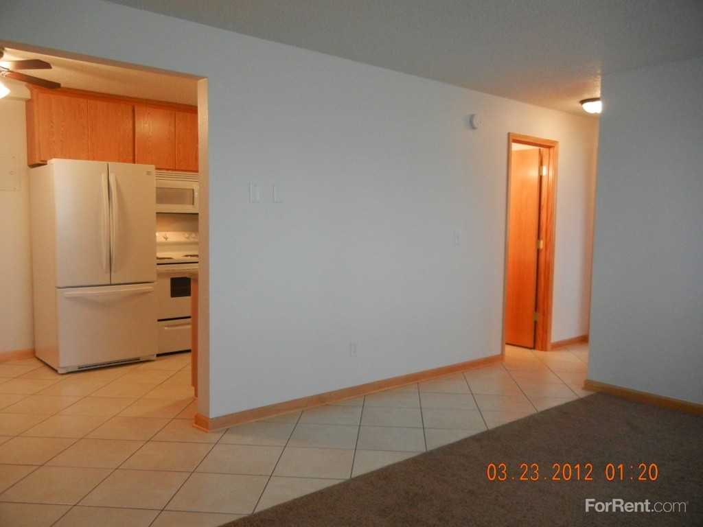 727 Apartments - Photo 3 of 19