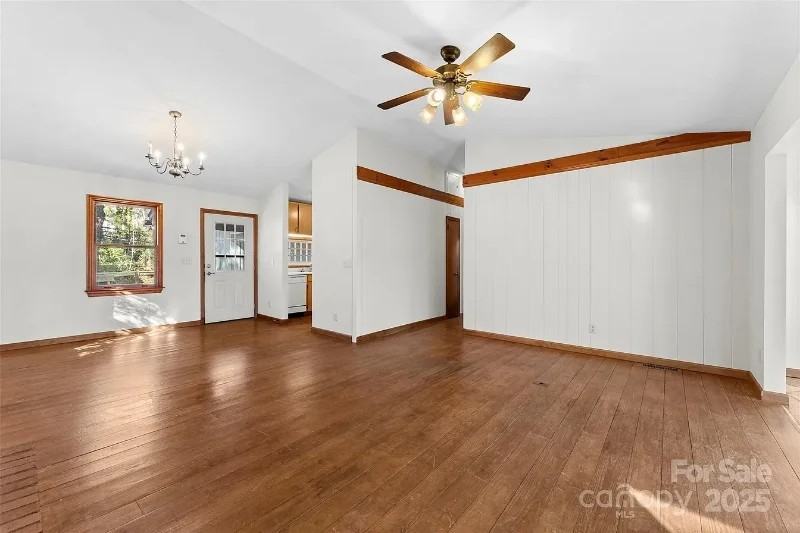 550 Kincross Dr - Photo 5 of 19