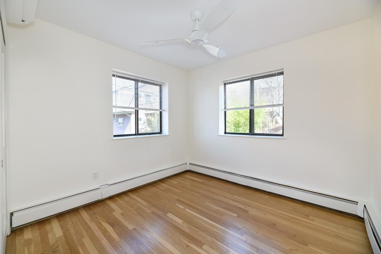 40 Parker Hill Ave #6 - Photo 3 of 4