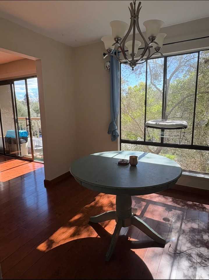 460 N Civic Dr - Photo 2 of 14